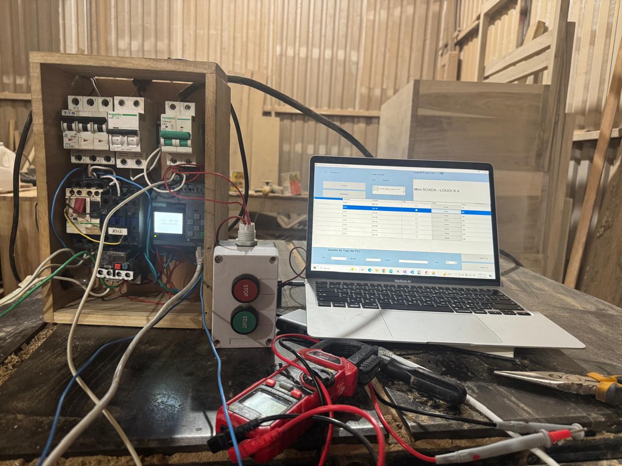 Automatización básica industrial con PLC LOGO!